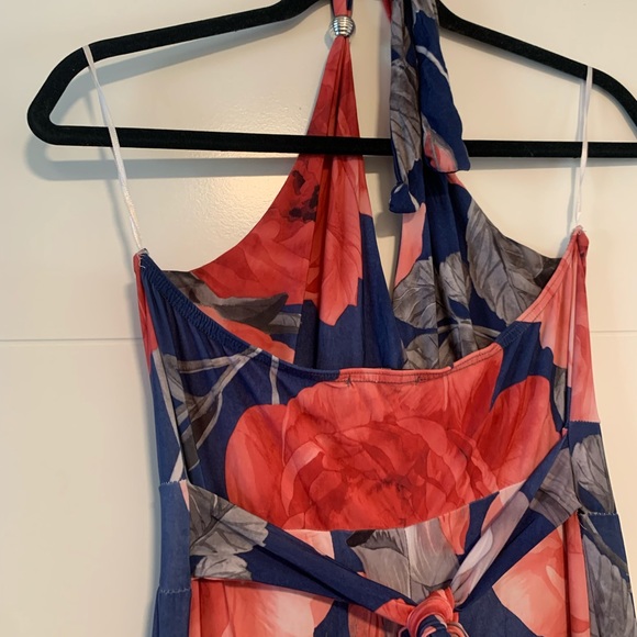 Quiz | Floral Halter Maxi Dress - Picture 8 of 14